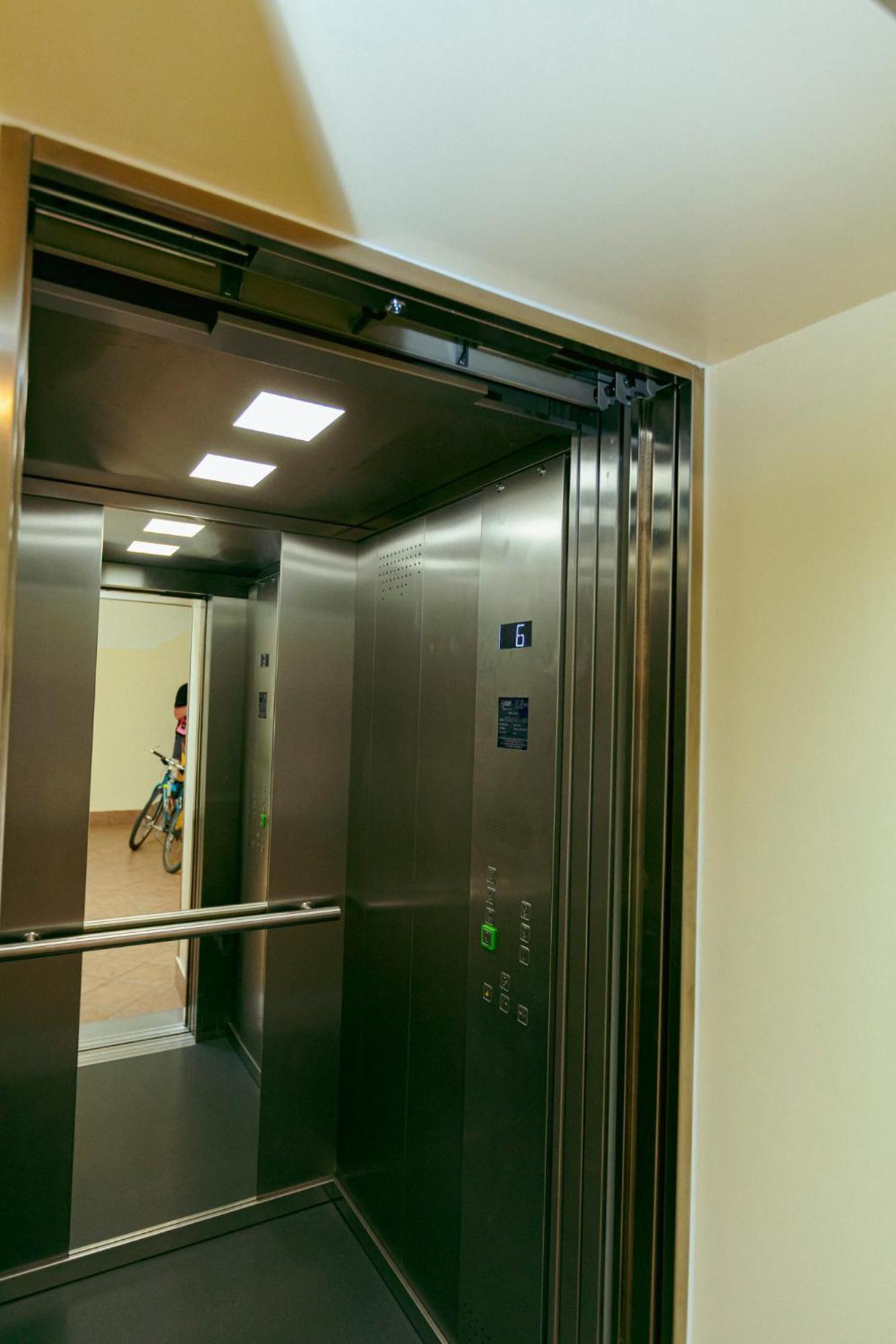 Plac Konstytucji 6 Grey - Bezplatny Garaz Podziemny - Free Parking - Apartament Dla 4 Osob 华沙 外观 照片